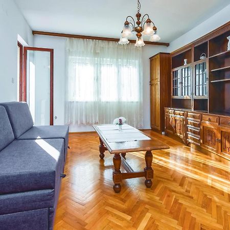 Lovely Apartment In Podstrana With Kitchen 외부 사진
