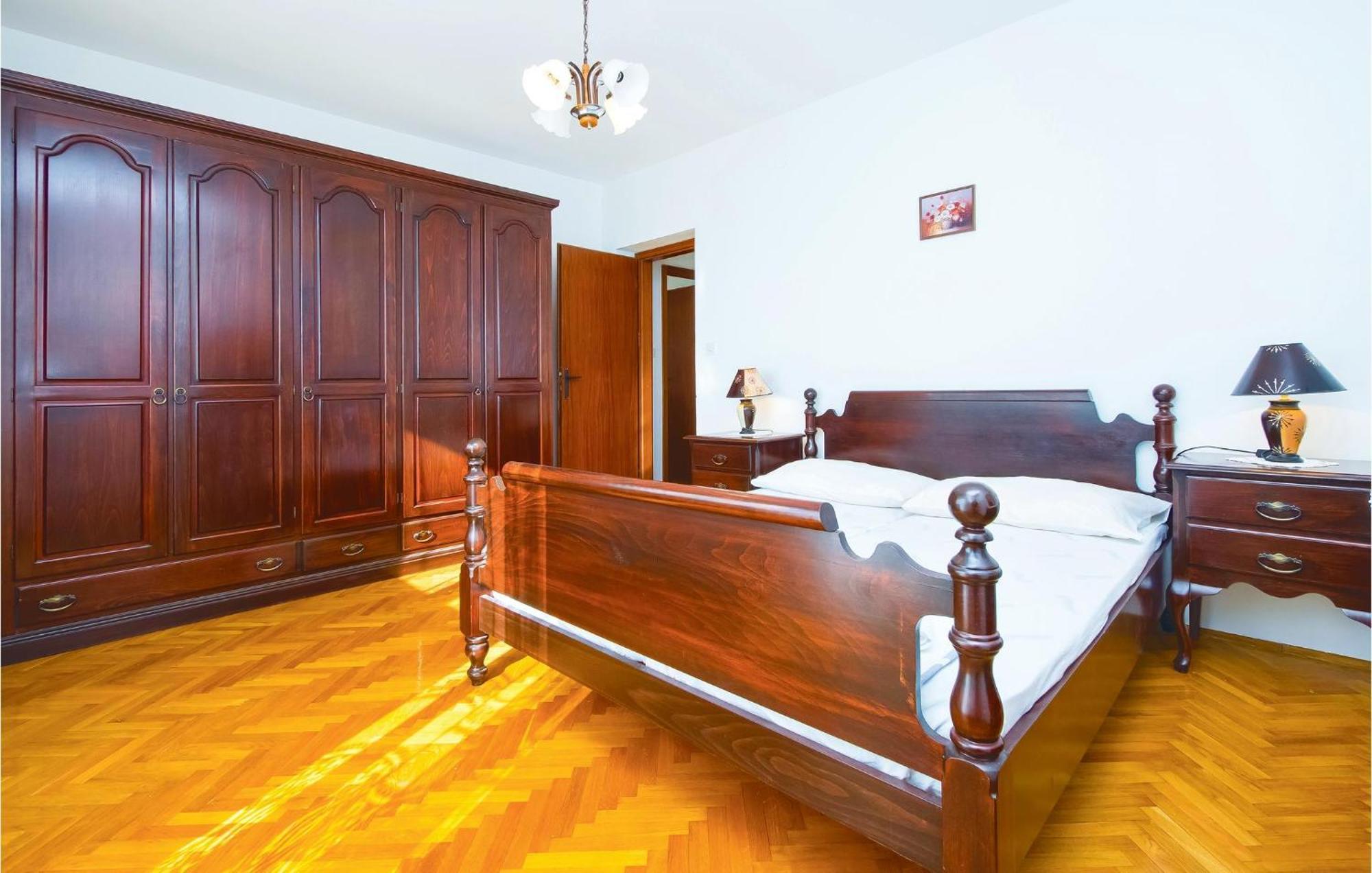 Lovely Apartment In Podstrana With Kitchen 외부 사진