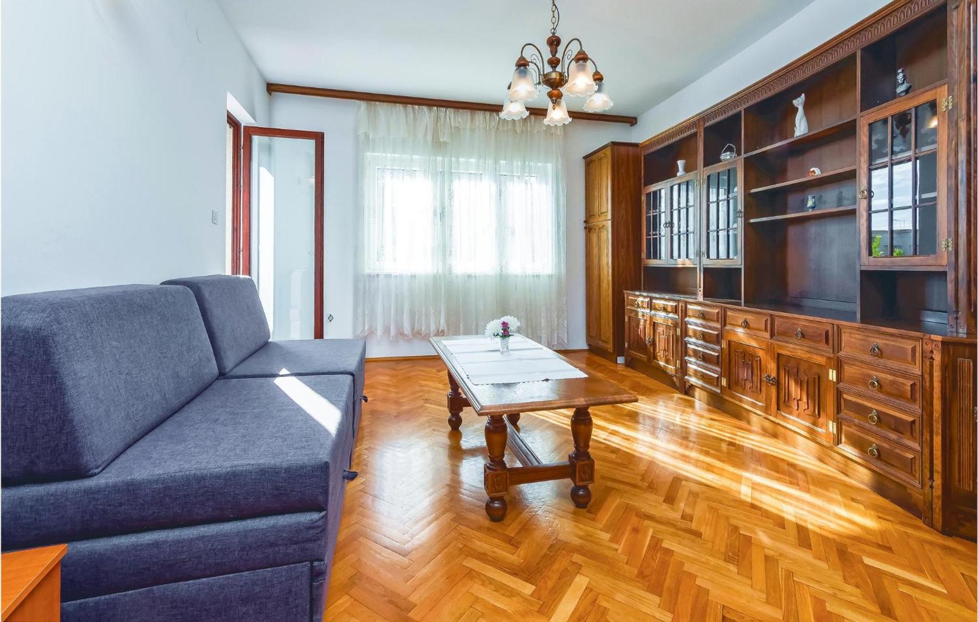 Lovely Apartment In Podstrana With Kitchen 외부 사진