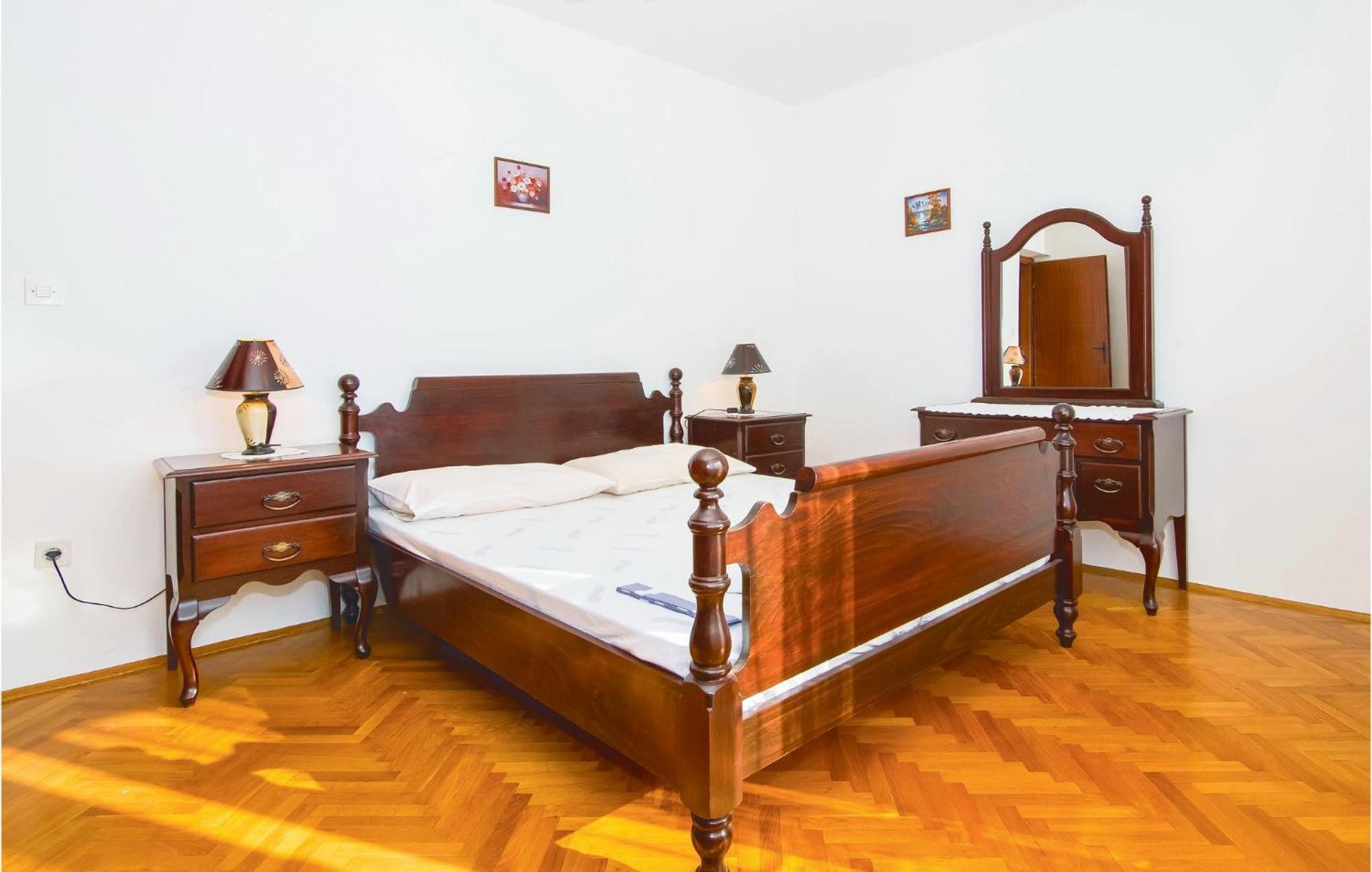 Lovely Apartment In Podstrana With Kitchen 외부 사진