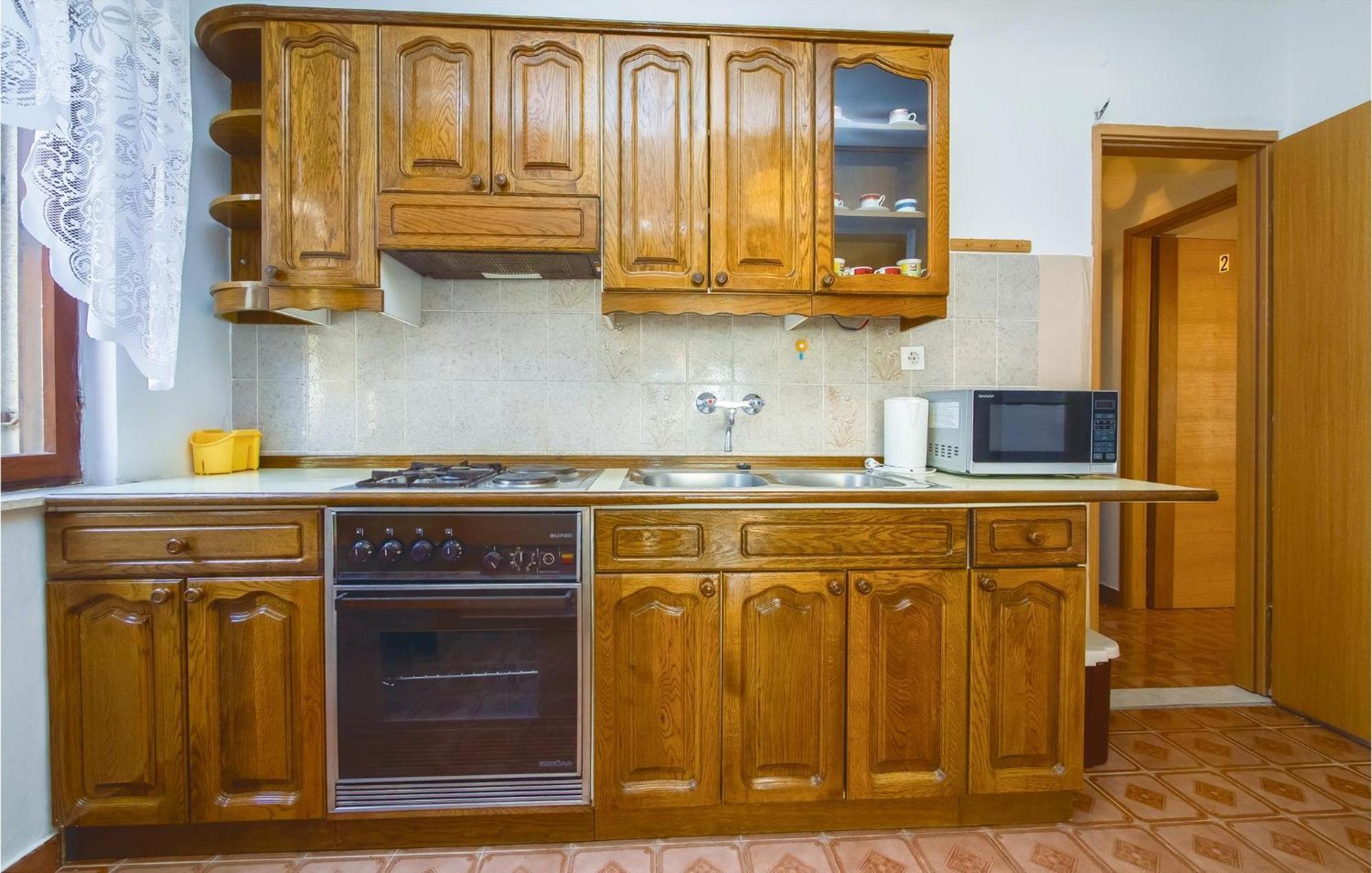 Lovely Apartment In Podstrana With Kitchen 외부 사진